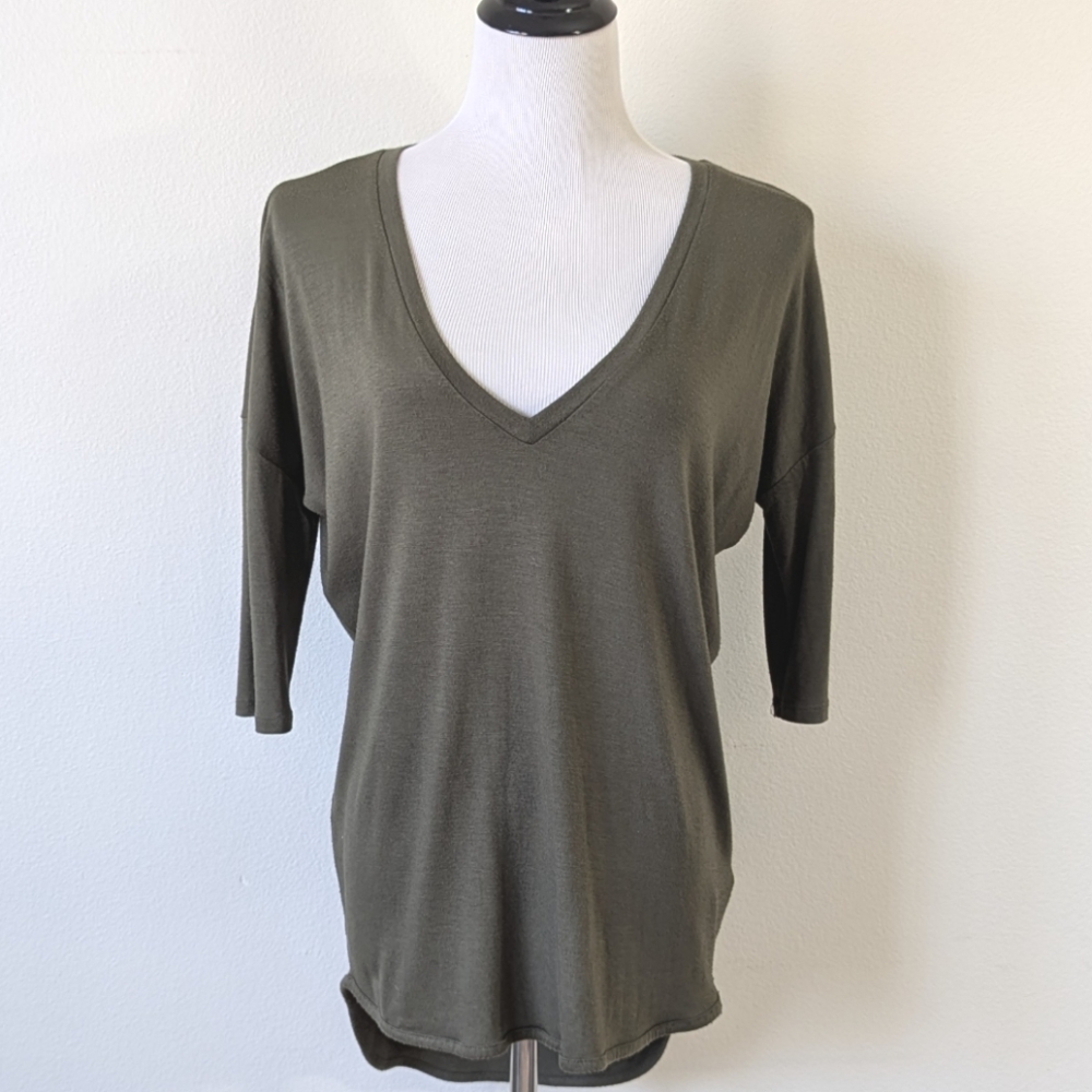 EXPRESS Olive London Tee